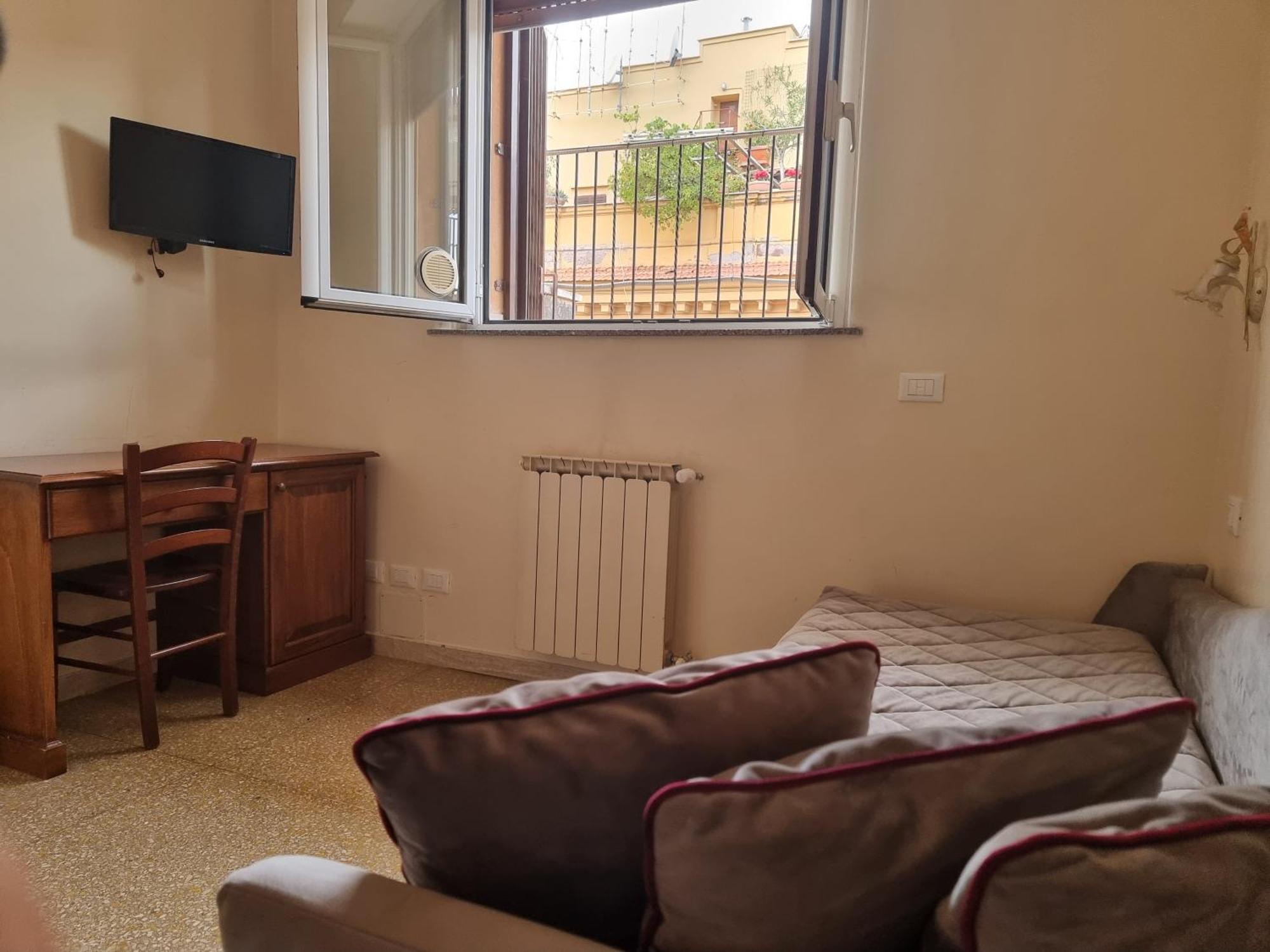 Domi 10 Apartment, Stazione Termini, Via Curtatone 12 Rom