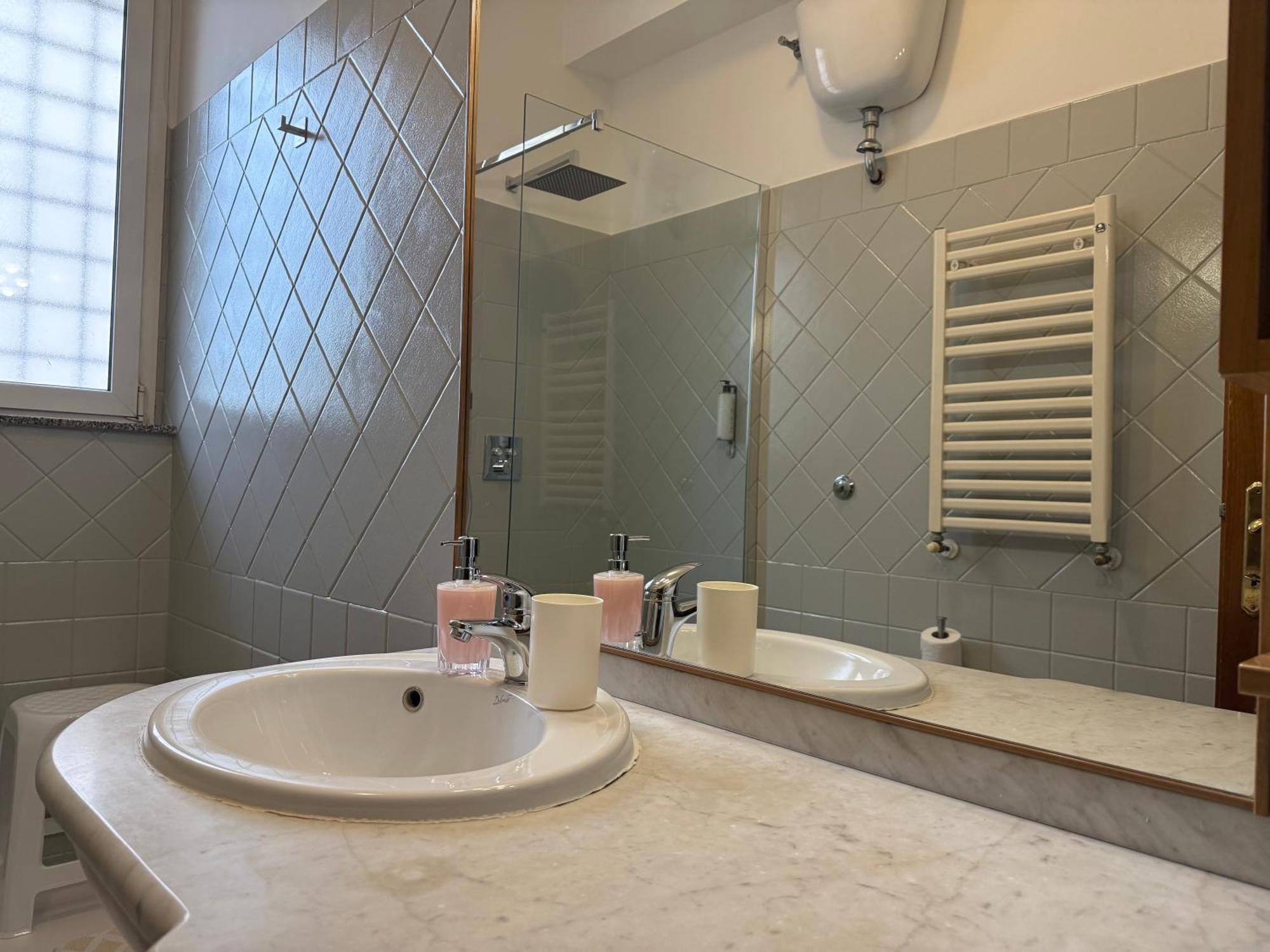 Domi 10 Apartment, Stazione Termini, Via Curtatone 12 * Rom